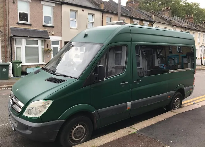 Cozy Campervan Close To Stratford Station Not An Apartment
